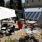 Hotel Grenoble Universite 2 Gières